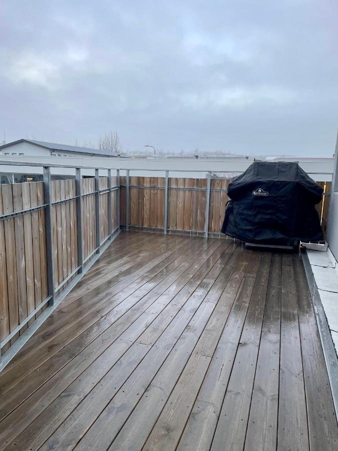 Apartment Lovely With Hot Tub Access